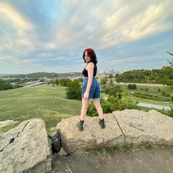 Meet your Posher, Sofia - Picture 1 of 6